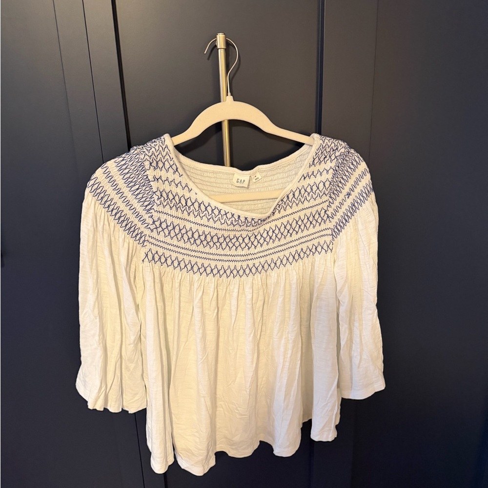 Fun GAP White 3/4 sleeve tee with blue smocking embroidery